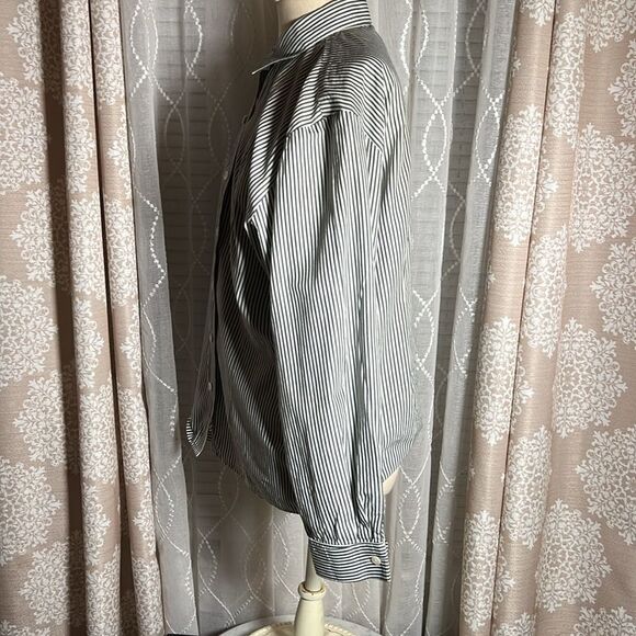 Talbots Button down Stripes Long Sleeve top size 10 - Picture 2 of 6